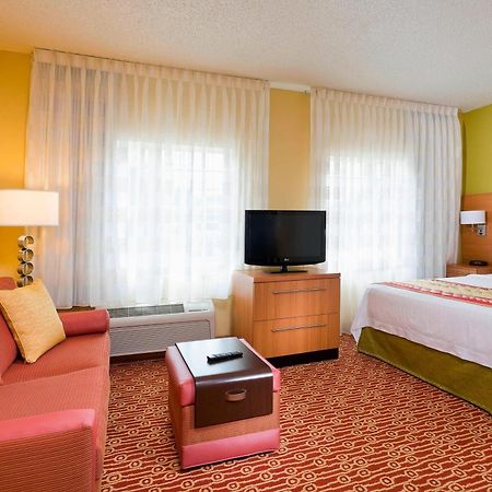Towneplace Suites By Marriott Dallas Bedford Exterior photo